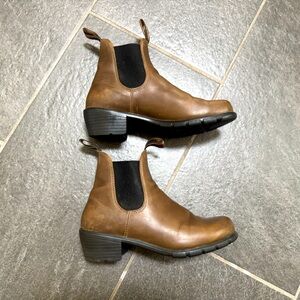 Women’s Blundstone #1673 Heeled Boots Antique Brown size 8